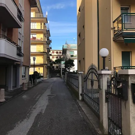 Lejlighed App4rent - Mimosa - 3 Family - Parking, Wifi, Near The Lido di Jesolo