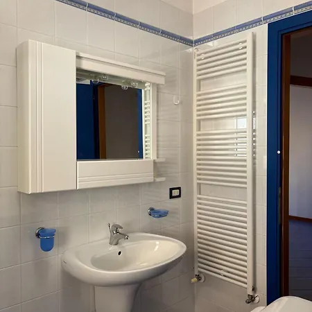 Apartment App4rent - Mimosa - 3 Family - Parking, Wifi, Near The Lido di Jesolo