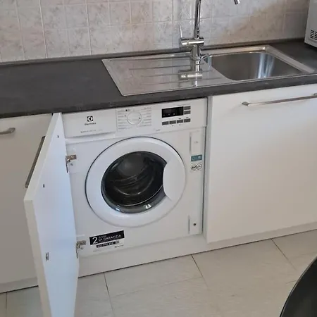 Apartment App4rent - Mimosa - 3 Family - Parking, Wifi, Near The