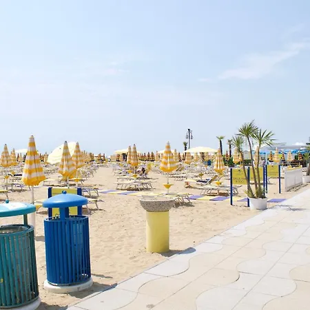 App4rent - Mimosa - 3 Family - Parking, Wifi, Near The * Lido di Jesolo
